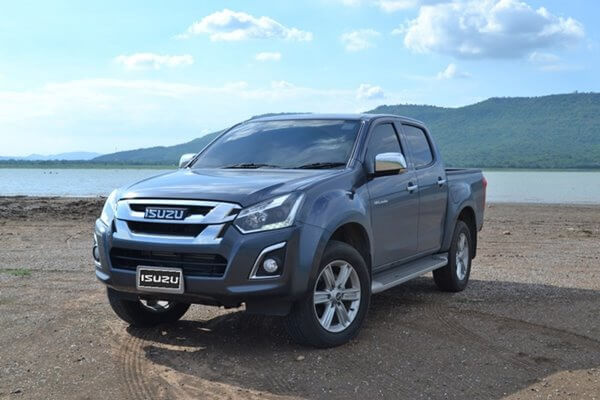 ISUZU D-MAX มังกรเล็กไม่เล่นธาตุ -10 ฉายารถยนต์ ท่านได้แต่ใดมา | รู้ใจ ประกันภัย