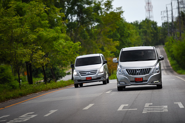 เทียบโฉม Hyundai H-1 และ Grand Starex โฉมใหม่บนถนนจริง