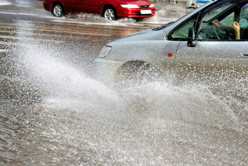 ขับรถปลอดภัย ในช่วง ภัยน้ำท่วม (3) | Roojai.com
