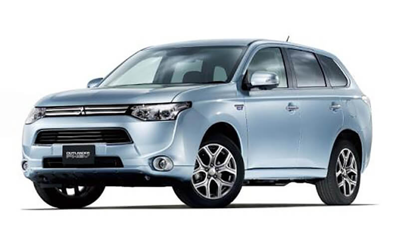 Mitsubishi Outlander PHEV รถ SUV กึ่งไฟฟ้าขับสี่ (3) | Roojai.com