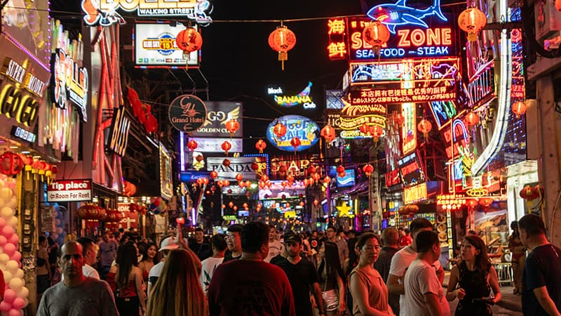 one day trip พัทยา เที่ยว Pattaya Walking Street  | รู้ใจประกันรถยนต์