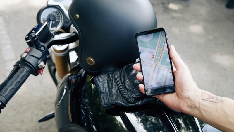 Who should I report to if my motorcycle is lost? | Roojai Insurance
