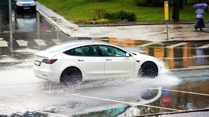 Can you drive your EV through flood water? | Roojai Insurance