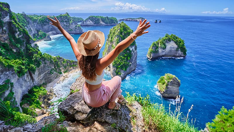 ประกันเดินทางรายปี vs รายเที่ยว เลือกแบบไหนให้ตอบโจทย์คุณ | รู้ใจประกันการเดินทาง