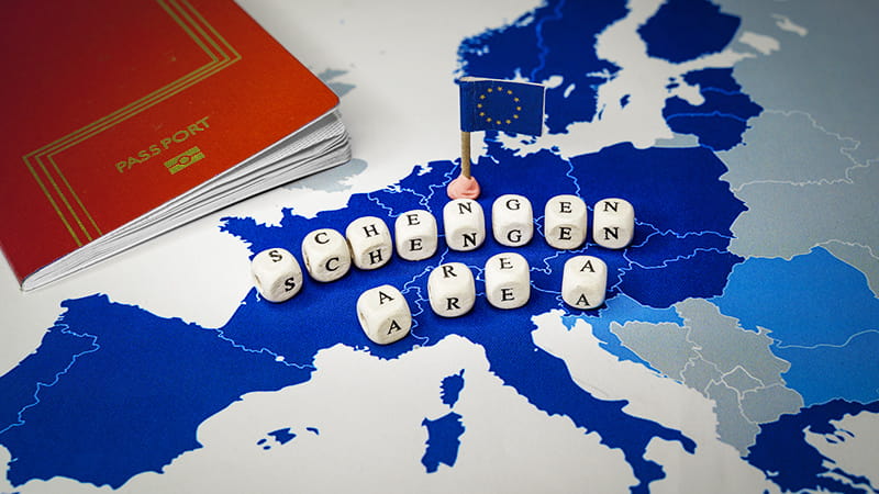 How to choose the right Schengen visa travel insurance | Roojai Insurance