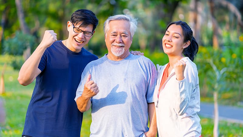 อายุขัยเฉลี่ยของคนไทยในปี 2568 และสถิติจำนวนประชากรผู้สูงอายุในไทย | รู้ใจประกันภัย