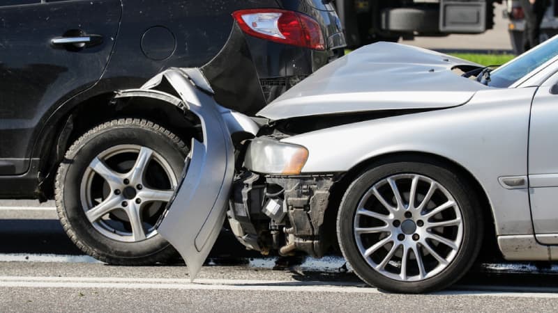 ประกันรถยนต์และรถยนต์ไฟฟ้า อีกหนึ่งสิ่งสำคัญในช่วงสงกรานต์ | รู้ใจประกันภัย