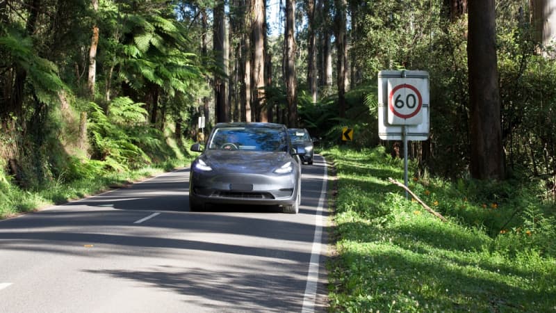 เปิด 6 เทคนิคขับรถ EV ขึ้นลงเขา