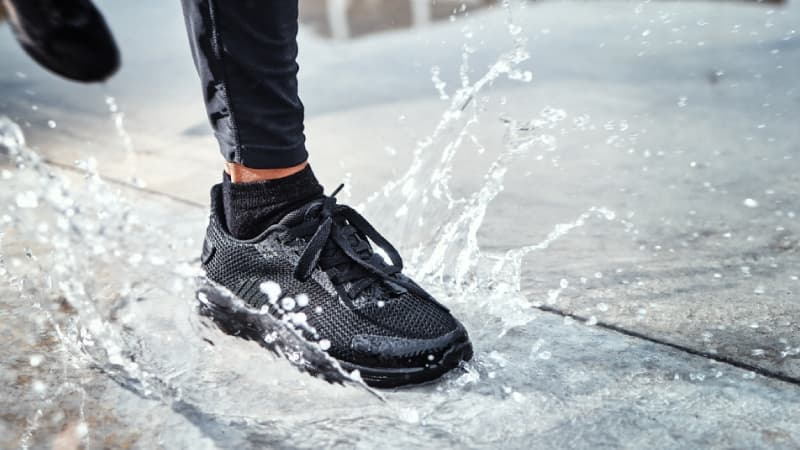 วิธีออกกำลังกายช่วงหน้าฝน ไม่เสี่ยงป่วยหรือบาดเจ็บ | รู้ใจประกันภัย