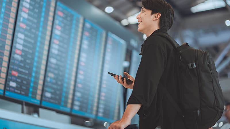 Pros and cons of post-departure travel insurance | Roojai Insurance