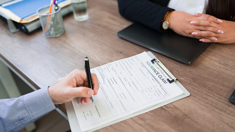 Should you choose both health insurance and personal accident policy? | Roojai Insurance