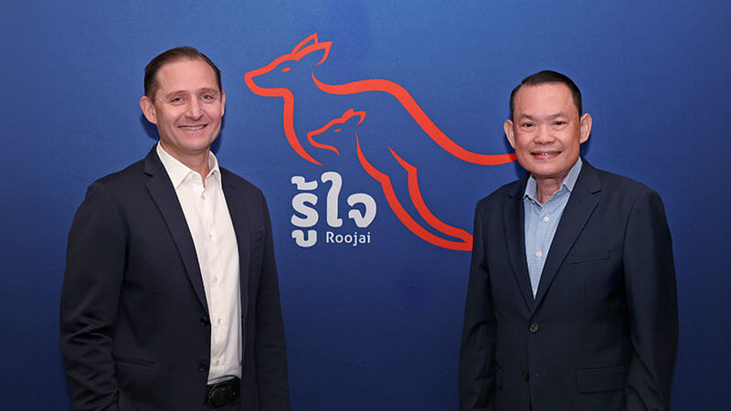 Nicolas Faquet, CEO and Founder of Roojai Group (left) and Korakrit Khumruangrit, Chairman of the Board and Independent Director of Roojai Insurance (right)